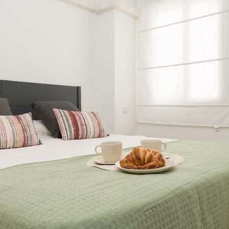 Precioso Apartamento Con Habitacion Separada En Centro Historico De Málaga Exteriör bild