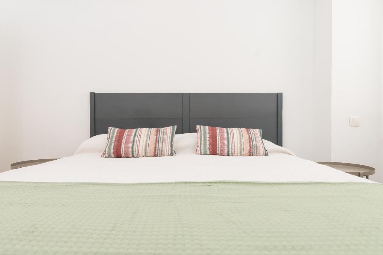 Precioso Apartamento Con Habitacion Separada En Centro Historico De Málaga Exteriör bild