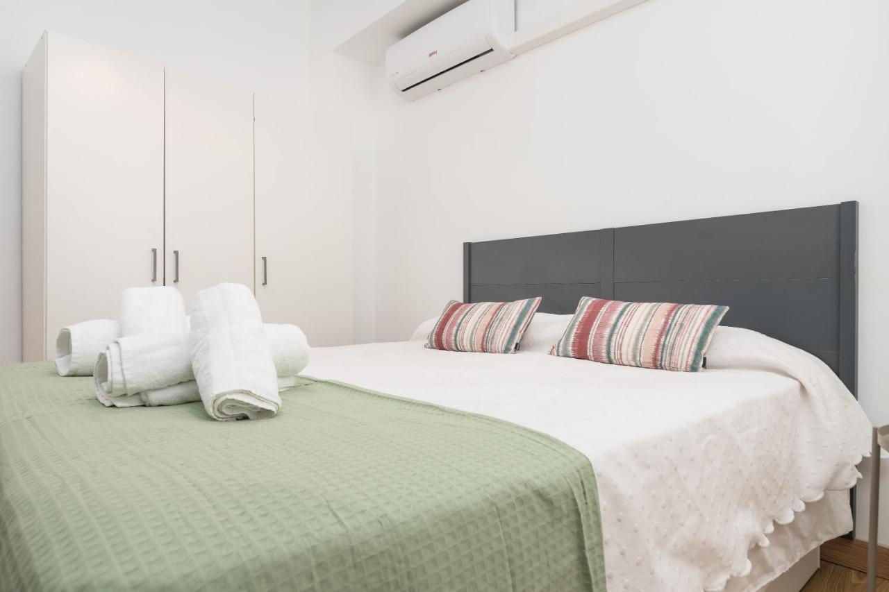 Precioso Apartamento Con Habitacion Separada En Centro Historico De Málaga Exteriör bild